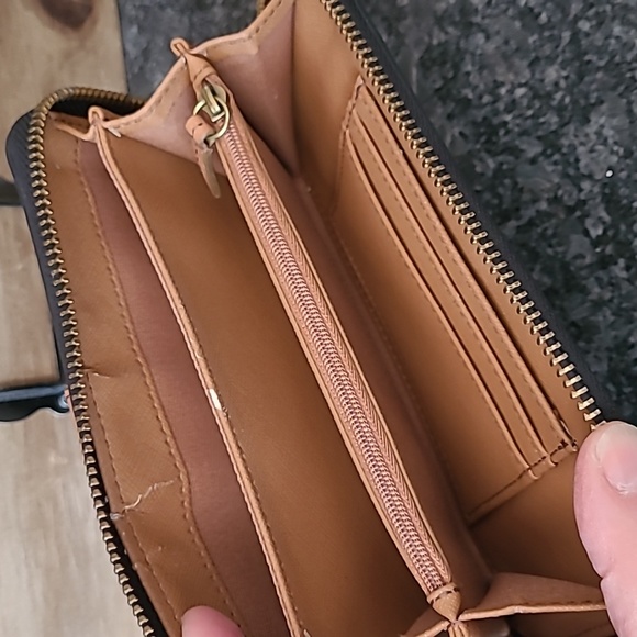 Fossil Zip Closure Wallet - Picture 4 of 10